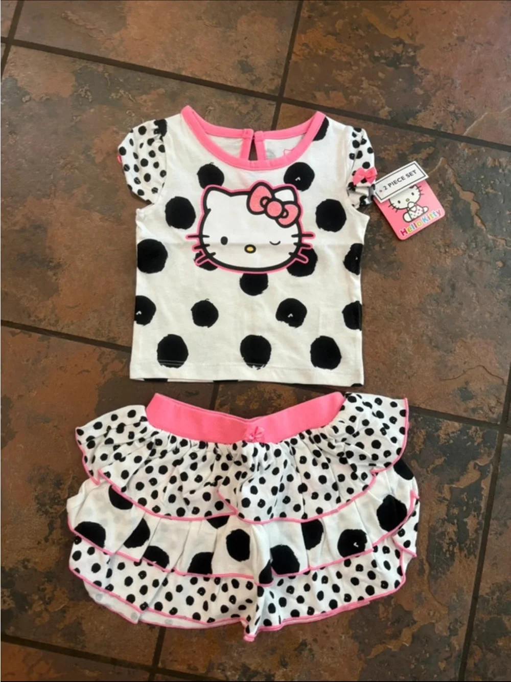 🐝Hello Kitty White, Black & Pink Polka Dot outfit